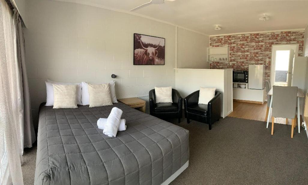 Racecourse Motel Paeroa Ngoại thất bức ảnh